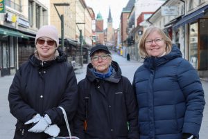 Annica Carlstrand, Paula Larsson och Eva-Lena Ringqvist. På gågatan i Borås.