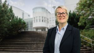 I november tar Tiina Van Hoorebeke över som verksamhetsledare för Finlands Dövas Förbund. Foto: Finlands Dövas Förbund